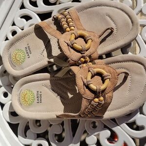 Earth Women's Tan Sandals (Sib=4)